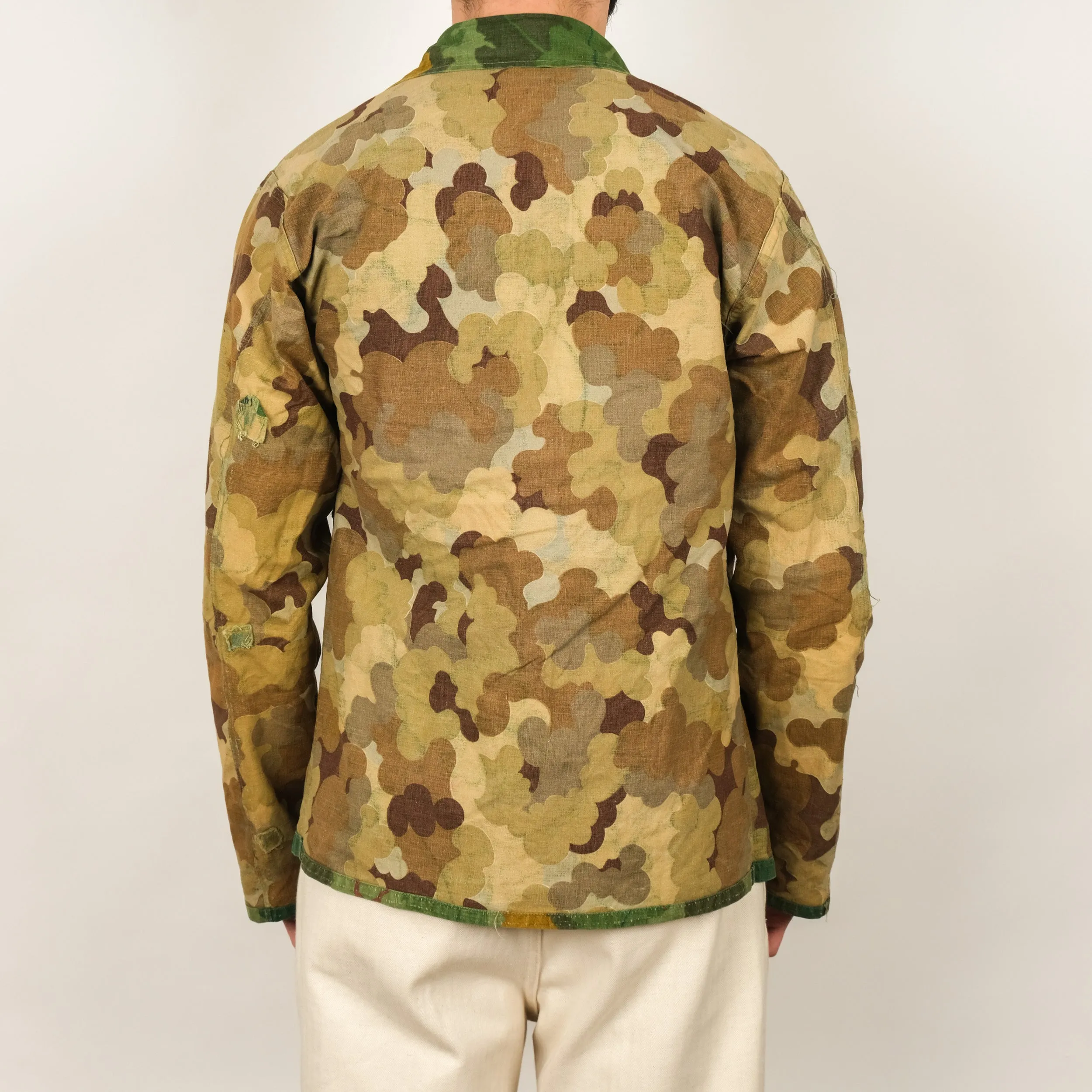 Authentic Mitchell Camo Jacket - Classic Outdoor Style with Durable Fabric and Versatile Design