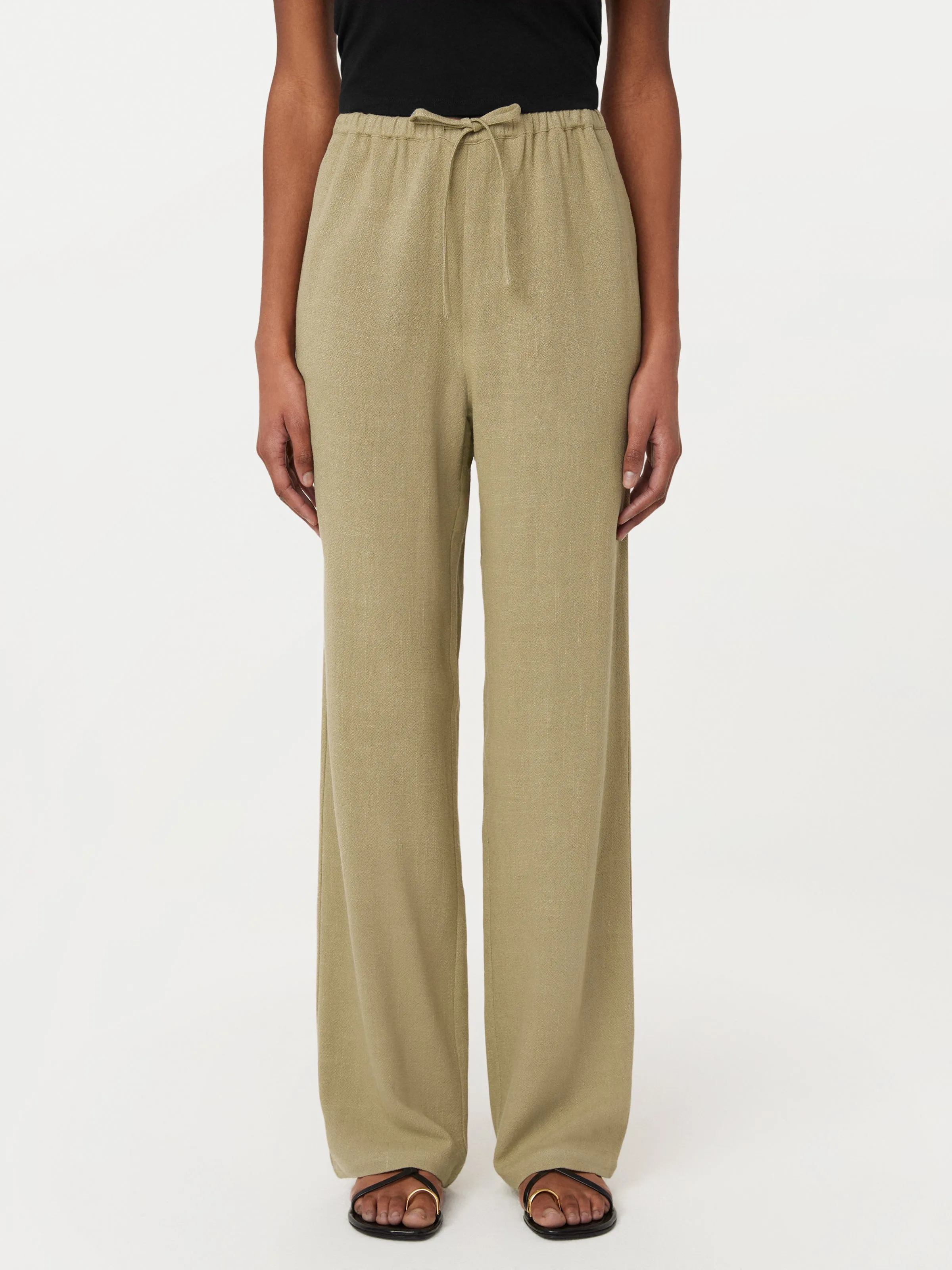 The Relaxed Linen Blend Pant in Green Beige